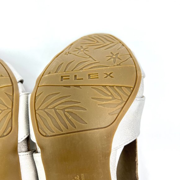 10W 10 WIDE Lifestride Womens Mega Faux Silver Leather Pumps Heels‎ Shoes - Picture 11 of 14